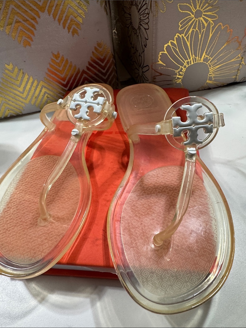 Tory Burch Clear Jelly Logo Thong Sandals - Silver Medallion